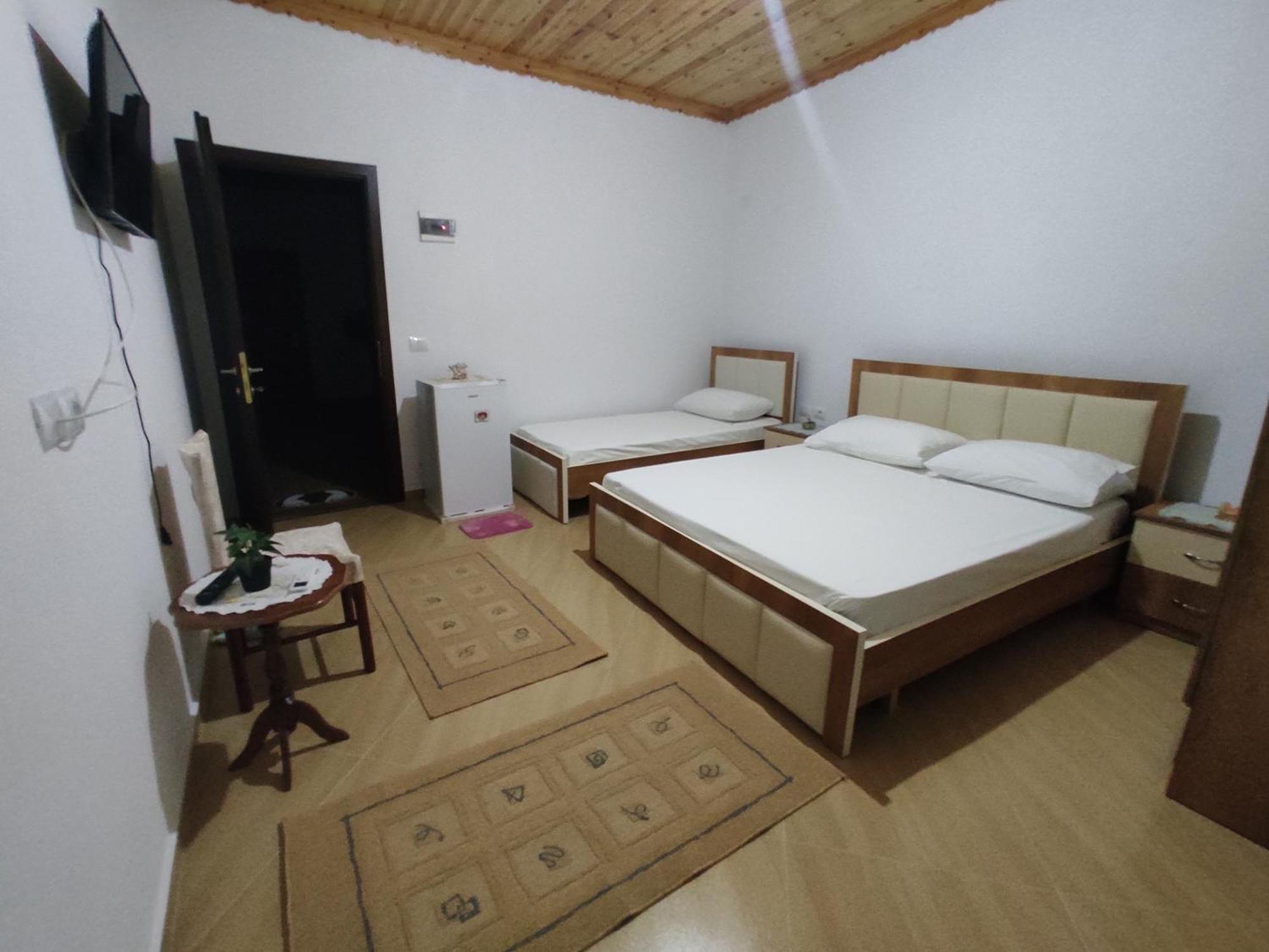 Dino Guest House Gjirokastra Zewnętrze zdjęcie