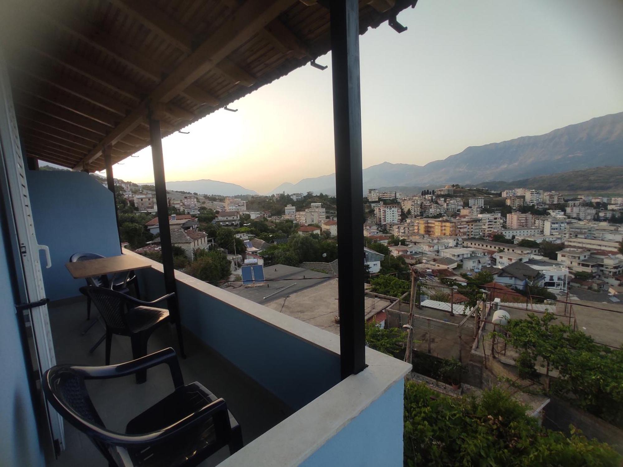Dino Guest House Gjirokastra Zewnętrze zdjęcie